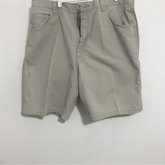 Wrangler Men's Cargo Style Jean Shorts No Cargo Pockets Sz 40 Khaki 100% Cotton - Picture 1 of 6